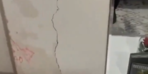 Depremin ardından Esenyurt'ta yaşayan bir kişi evinin videosunu çekti: 